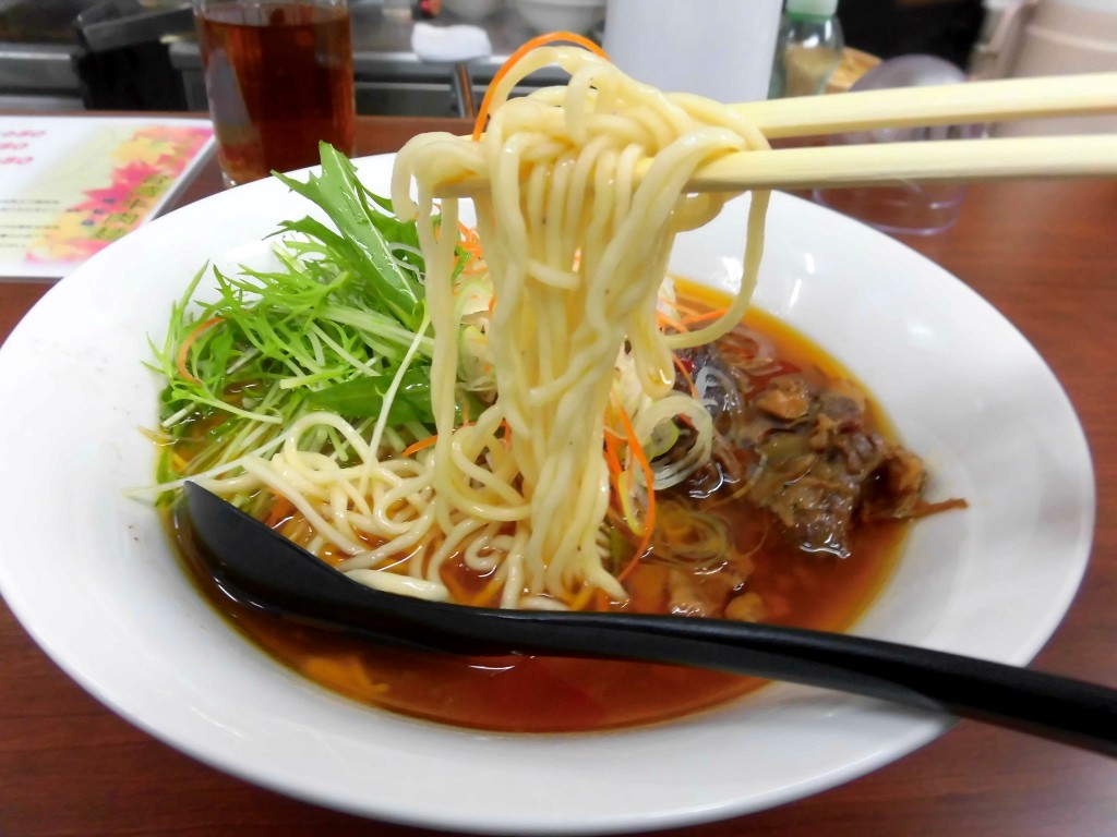 台湾牛肉麺玉子麺